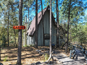 Bear Creek Motel & Cabins, Cabin 8
